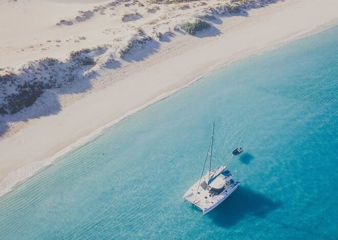 Wisata Bahari Ningaloo Reef