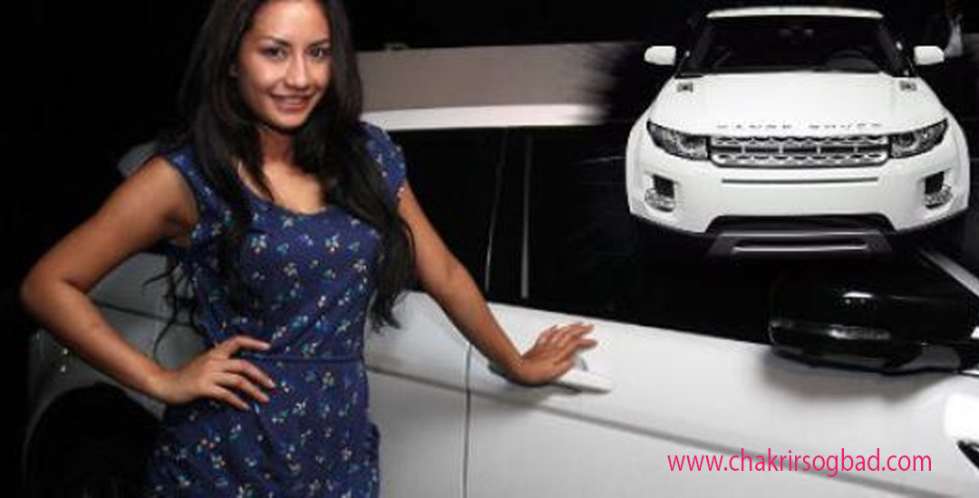 Shinta Bachir Menerima Hadiah Mobil Mewah Range Rover